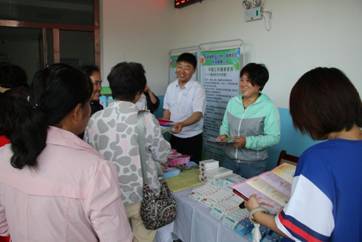 土右旗開展“關愛婦幼健康、確保母嬰平安”宣傳服務活動，提供健康咨詢服務